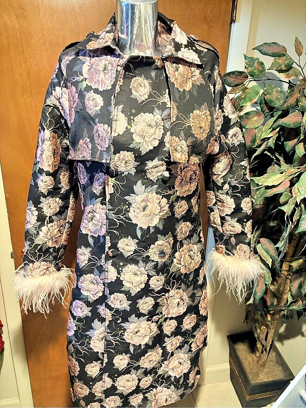 Akira Floral Trench Coat Black & Pink Small